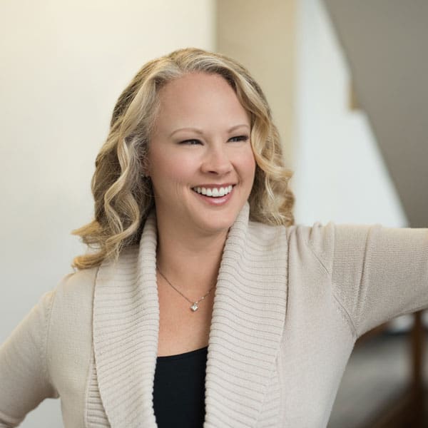 Cindy McGovern headshot