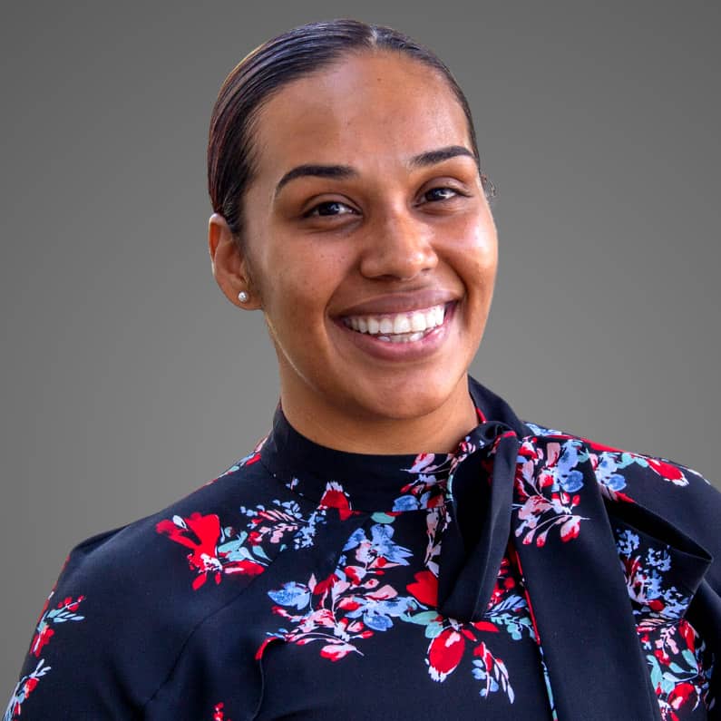 Katherine Leiva headshot